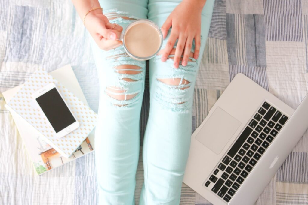 Healthy Living: Digital Detox Strategies to Improve Focus and Wellbeing