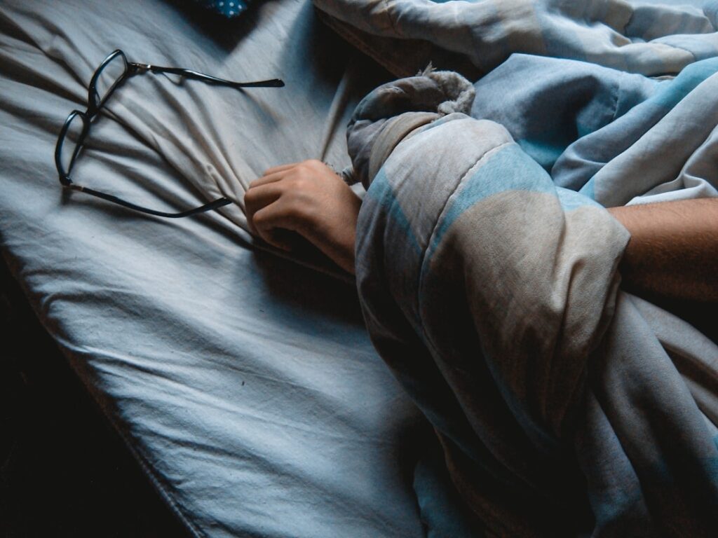 Healthy Living: How Blue Light Affects Your Sleep and Health